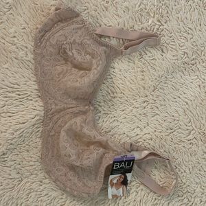 NWT 38D Beige Underwire Lace Bra